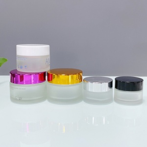 Tarros de vidrio al por mayor para exfoliante corporal, tarros cosméticos de vidrio transparente esmerilado de 50 g para crema de cuidado de la piel con tapa de plástico blanca - Product Image 6