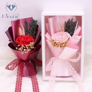 Nuova Rosa Stabilizzata con Sapone Artigianale e <span class=keywords><strong>Fiori</strong></span> Essiccati <span class=keywords><strong>in</strong></span> Confezione <span class=keywords><strong>Regalo</strong></span> - Product Image 1