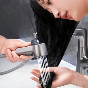 Robinet de lavabo de cuisine rétractable en acier inoxydable au design moderne, à monter sur le plan de travail - Product Image 5