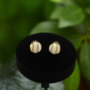 ต่างหูแบบติดหูชุบทองคลาสสิก ลายเปลือกหอยทรงกลม - Product Image 3