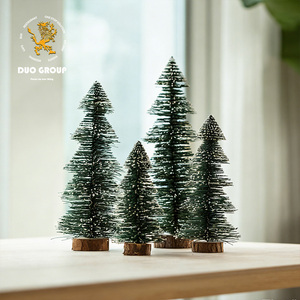 Mini sapin <span class=keywords><strong>de</strong></span> Noël artificiel personnalisé avec neige artificielle, petit sapin <span class=keywords><strong>de</strong></span> Noël <span class=keywords><strong>de</strong></span> table avec base <span class=keywords><strong>en</strong></span> <span class=keywords><strong>bois</strong></span> - Product Image 2
