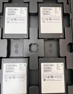 Disque SSD d'entreprise <span class=keywords><strong>Sam</strong></span> Sung MZILT1T9HBJR-00007 1,92 To SAS 12 Gbit/s 2,5 pouces PM1643a - Product Image 3