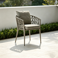 Ensemble table et chaises en rotin d'extérieur pour jardin, cour, balcon, café, salon de thé ou espace lounge extérieur