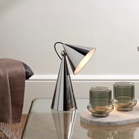 Lampe de table LED portable rechargeable, lampe de lecture sans fil moderne et minimaliste pour chevet, vente en gros OEM pour hôtels