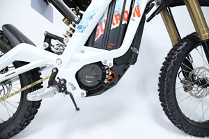 Popular en EE. UU. Motocicleta eléctrica Sur Ron 2026 10KW 72V 35AH para motocross con luz integrada para carretera, tipo E Pit Bike Light Bee X Surron - Product Image 3
