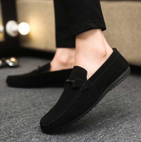 Mocassins en daim à barrettes métalliques pour hommes, à enfiler, semelle plate souple, respirants, pour la conduite, le quotidien et les affaires décontractées