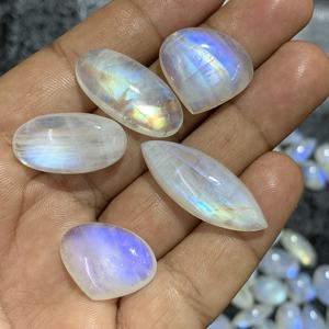 หินมูนสโตนสีรุ้งธรรมชาติได้รับการรับรอง AAAA สำหรับเครื่องประดับประเภท IG - Product Image 4