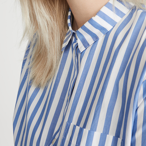 Nouvelle chemise rayée verticale en coton 100% bleu pour femmes grandes tailles, boutonnée - Product Image 6
