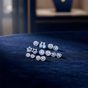 Orecchini a Perno E790 in Oro Bianco con Cristalli Taglio Brillante a Forma di Stella, Gioielli Moda Donna, Regalo Stile Classico - Product Image 2