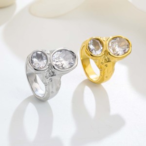 Bague à double zircon texturée martelée - Design irrégulier, bijou élégant et polyvalent pour les occasions décontractées - Product Image 1