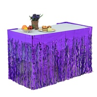 Jupe de table élégante en plastique motif goutte de pluie, design à lame incurvée, broderie animale, non-tissé, accessoire exquis pour mariage et banquet