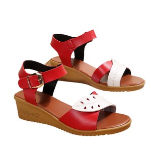 Arrivo taglie forti con fibbia per Sole spesse <span class=keywords><strong>sandali</strong></span> da spiaggia con <span class=keywords><strong>tacco</strong></span> <span class=keywords><strong>medio</strong></span> tagliato a foglia e zeppa da <span class=keywords><strong>donna</strong></span> - Product Image 6