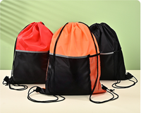 Sac à dos personnalisé en polyester avec logo, patchwork et cordon de serrage, avec poche en filet pour le basketball, la corde à sauter, les étudiants, la gym et les sports
