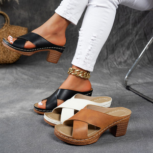 รองเท้าแตะส้นสูงแบบสายไขว้ส้นสูงของผู้หญิงส้นหนาขนาดใหญ่แบบยุโรปอเมริกันฤดูร้อนขายส่ง - Product Image 4