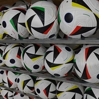Ballon de football taille 5 en PU, léger, norme officielle, impression de logo personnalisée disponible pour les matchs professionnels, entraînement quotidien, vente en gros