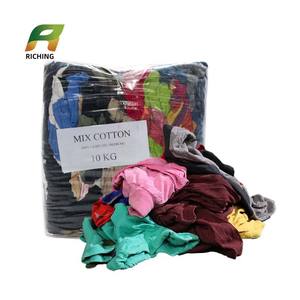 Tessuto di <span class=keywords><strong>seta</strong></span> di cotone scarti di stracci misti per seconda mano rifiuti tessili riciclaggio industriale asciugamani da bagno balle vestiti usati India - Product Image 5