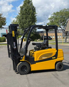 Potente plataforma elevadora eléctrica Yale ERP070VLE con capacidad de 7000 lb - Product Image 2