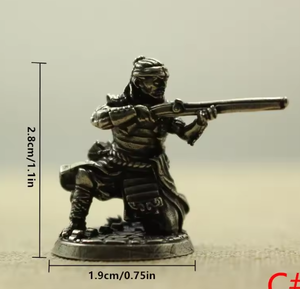 Figura Decorativa de Cobre Puro de un Samurái del Shogunato Japonés, Estilo Musquetero Antiguo, para Juegos de Mesa o Decoración de Automóviles (1 Pieza) - Product Image 5