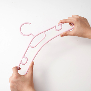 Ik Ken Fabrieksprijs Beoordeelde Leverancier Afgewerkt Dik Logo Op Maat Deluxe <span class=keywords><strong>Plastic</strong></span> Broek Kleerhanger - Product Image 3