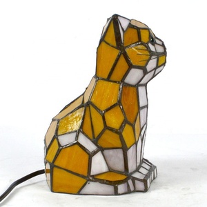 Lámpara de Mesa Decorativa de Vidrio Estilo Tiffany con Diseño de Gato, Hecha a Medida por LongHuiJing, Luz Nocturna, Regalo - Product Image 4
