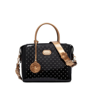 Sac à main brillant Brangio avec accent floral - Product Image 4