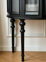 Meuble d'entrée courbé de style rétro français en chêne avec placage en frêne, porte vitrée, console latérale de rangement, meuble de salon pour la maison