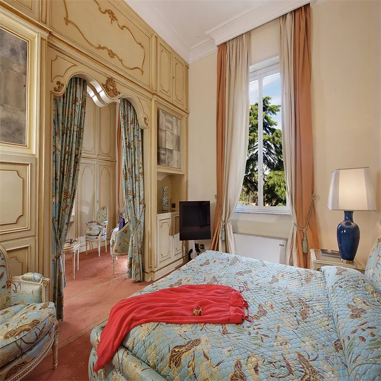 Luxury France Style Classic Hotel Nội Thất Phòng Ngủ Thiết Kế Với Tường Vàng Ốp