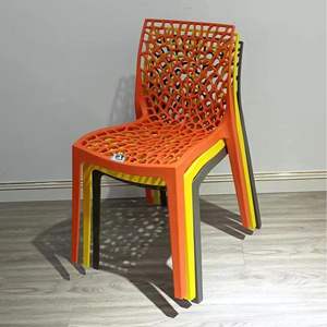 Venta caliente Silla de plástico barata Jardín Apilable Silla al aire libre PP Silla de comedor de ocio <span class=keywords><strong>sin</strong></span> brazo - Product Image 3