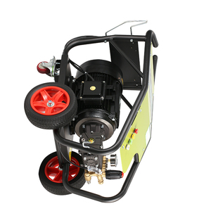 Nettoyant haute performance pour équipements industriels lourds, sans résidus, nouvelle formule, pour un nettoyage puissant des véhicules lourds - Product Image 2