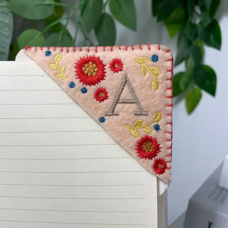 Libro de esquina bordado a mano, marcapáginas de alfabeto con flores bordadas, personalizado