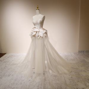 Nouvelle <span class=keywords><strong>Robe</strong></span> <span class=keywords><strong>de</strong></span> <span class=keywords><strong>Mariée</strong></span> Royale en Satin Blanc 2026, Bustier Queue <span class=keywords><strong>de</strong></span> Sirène, Fleurs Tridimensionnelles, Perles et Feuilles, Dos Lacé - Product Image 2