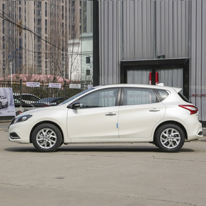 Nuevos coches más baratos Dongfeng NISSAN TIIDA 5 puertas 5 <span class=keywords><strong>plazas</strong></span> FWD coches de combustible 179 km/h precio de fábrica - Product Image 2