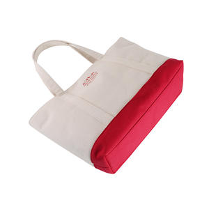 Vente en gros de sacs fourre-tout à bandoulière en toile de coton blancs de grande capacité, multi-poches, avec logo imprimé personnalisé et logo brodé - Product Image 5