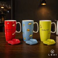 Mug de voyage en céramique avec couvercle, impression de phrases en français, illustration alimentaire, poignée blanche colorée, logo personnalisé, vente en gros, tasse à café