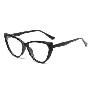Lunettes Photochromiques Anti-Lumière Bleue Tendance 2025 – Montures Œil de Chat à Verres UV400 à Changement de Couleur pour Femmes - Product Image 6