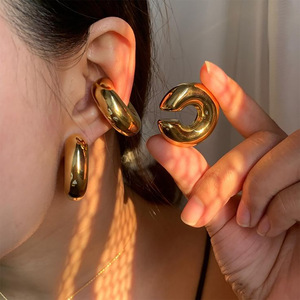 Luxury 18K Gold Plated Stainless Steel <strong>Earrings</strong> <strong>Women</strong> Western Style C Shape Ear Cuff <strong>Clip</strong> <strong>on</strong> Hoop High Sense Non Pierced Jewelry - Product Image 1