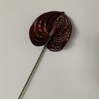 B-1426 Arrangements floraux artisanaux de haute qualité pour la Saint-Valentin et les mariages, Anthurium artificiel bordeaux à toucher réel, tête unique