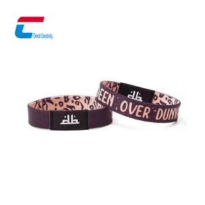 สายรัดข้อมือ NFC อิสลามแบบกำหนดเอง กดเพียงครั้งเดียวเล่นได้ทันที เลือกซูร์หรืออายะห์ที่ต้องการ สำหรับของขวัญรอมฎอน ของที่ระลึกฮัจญ์ และเตือนความจำทางจิตวิญญาณประจำวัน - Product Image 1