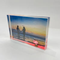 Cadre photo personnalisé sur le thème de la Saint-Valentin avec flotteurs scintillants en acrylique 4*6 5*7 Aqua Blox avec insertion liquide colorée