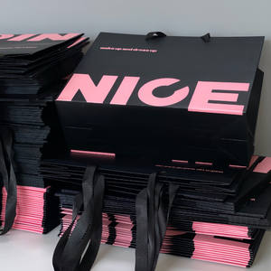 Bolsa Negra con Texto Rosa, Bolsa de Mano, Tendencia de Moda, Bolsa de Compras, Bolsa de Regalo - Product Image 2