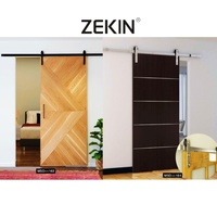 Porte de grange résidentielle en bois avec dalle de verre coulissante Portes de grange intérieures en bois massif avec double cloison en bois