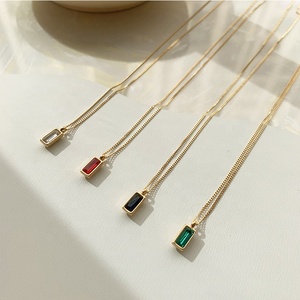 Collana in oro a forma di rettangolo di moda gioielli acclament Emerald Cut May Birthstone collana placcata in oro gioielli - Product Image 4