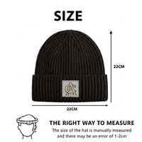 Bonnet en cachemire tricoté avec logo brodé personnalisé, fabriqué par un créateur de bonnets, avec revers et patch brodé