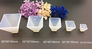 Pirâmide forma Quadrangular cone Ornamentos epóxi decorar bolo Resina Crystal Glue Silicone Mold Aromaterapia para 3D Mold - Product Image 4