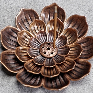 Vente en gros de porte-encens en métal Lotus, élégants supports d'encens aromatiques pour l'achat en gros - Product Image 4