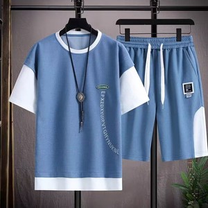 Completo Sportivo Casual da Uomo Effetto Due Strati, T-Shirt a Maniche Corte e Pantaloncini Coordinati con Patchwork alla Moda - Product Image 4