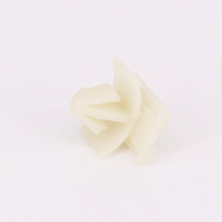 Clips de fixation de voiture résistants à la corrosion Clips de câble en nylon faciles à appliquer pour la vis de revêtement d'aile de roue avant arrière