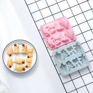 Molde de Silicona para Hacer Pan, Hot Dogs, Sándwiches y Pasteles con Forma de Tiburón Cohete - Product Image 2