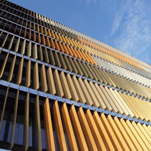 Systèmes de façade intégrés en aluminium à lamelles pour applications extérieures - Product Image 1