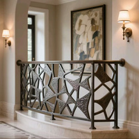 Rampe d'escalier en fer forgé Crewell au design moderne, finition miroir satiné, verre trempé de 12 mm, garantie 5 ans pour terrasse et villa